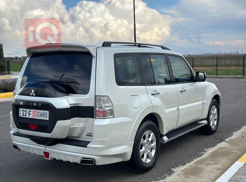 ميتسوبيشي باجيرو